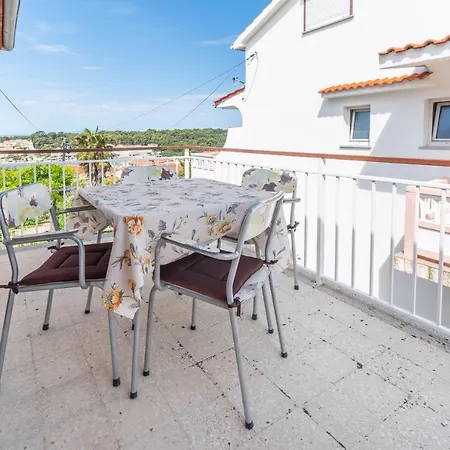 Apartament With Parking Space Rab - 17684 Banjol