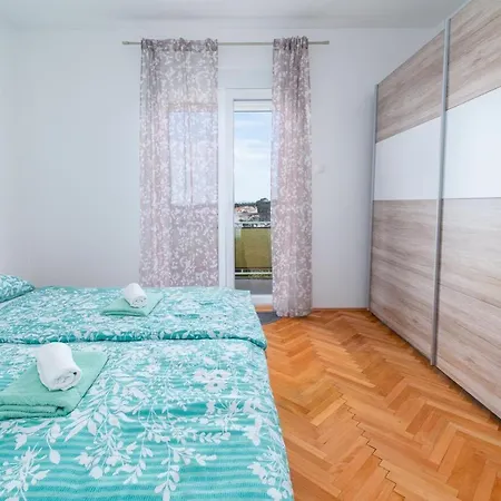 With Parking Space Rab - 17684 Appartamento Banjol