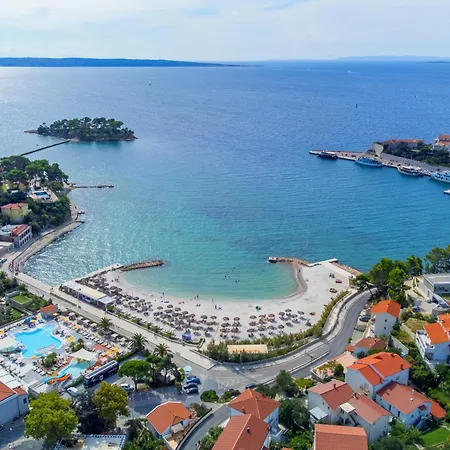 With Parking Space Rab - 17684 Appartamento